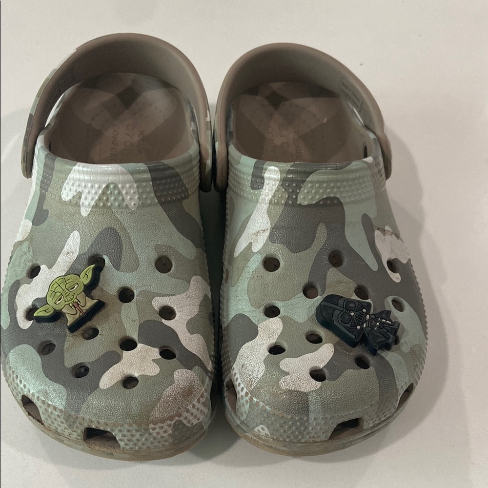 CROCS Green Slippers with Ventilation and Rotating Heel Strap